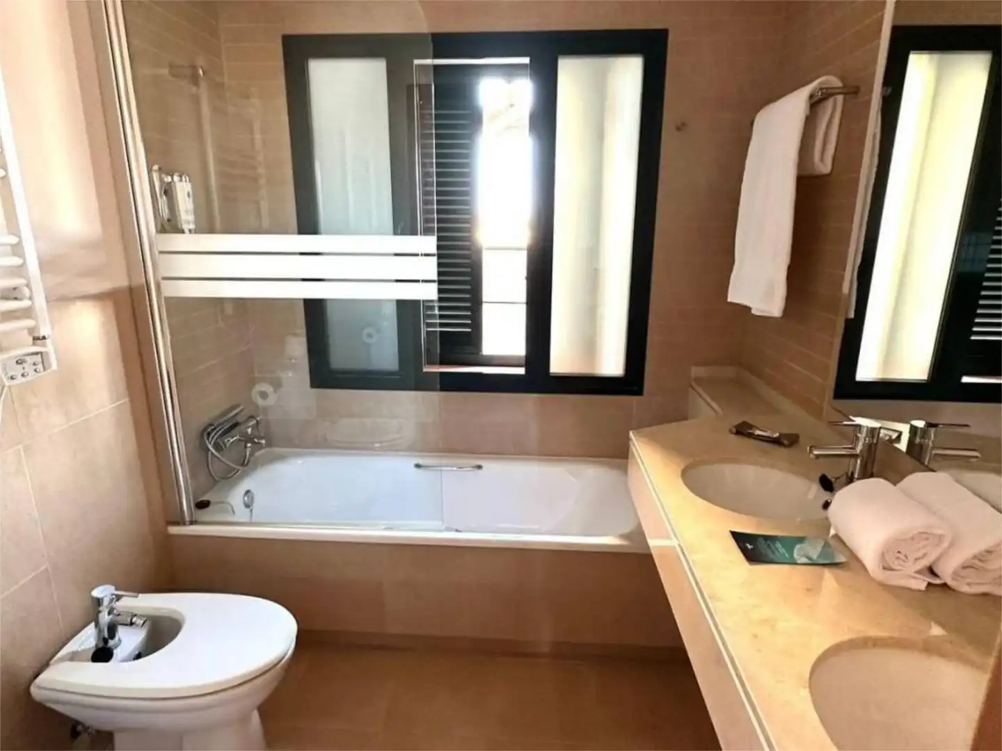 Wohnung zur Miete in Ronda del Mediodía, 3, Centro Badezimmer von Wohnung zur Miete in Fuente Álamo de Murcia mit Klimaanlage, Heizung und Terrasse