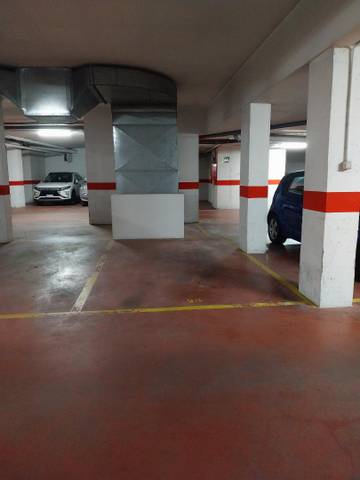 Garaje en Alquiler en Calle Santa Bárbara de Casas, 28 en La Florida - Vistalegre