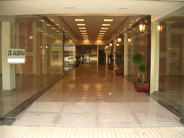 Local comercial en Alquiler en Avenida de la Carrasca, 35 en Pilar de la Horadada ciudad