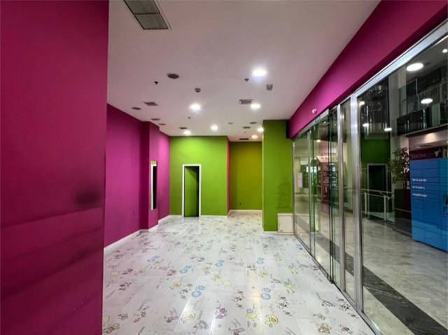 Local comercial en Alquiler en Calle de Alcalá, 414 en Pueblo Nuevo