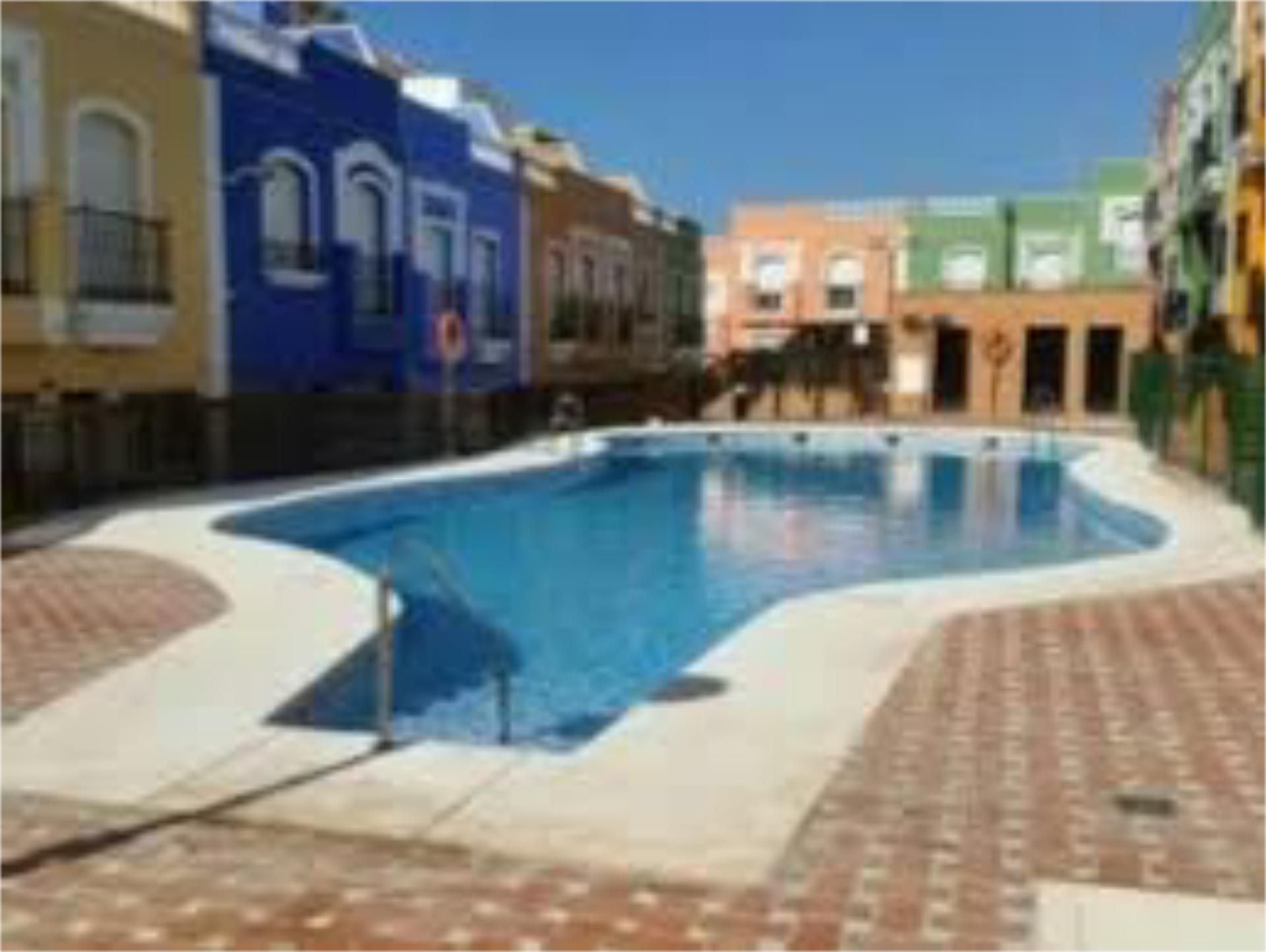 Vista exterior de Dúplex en venda en Adra amb Jardí privat, Terrassa i Piscina
