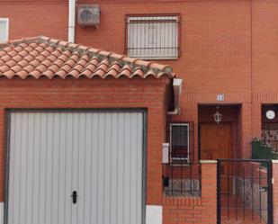 Exterior view of Single-family semi-detached for sale in Yepes  with Air Conditioner and Terrace