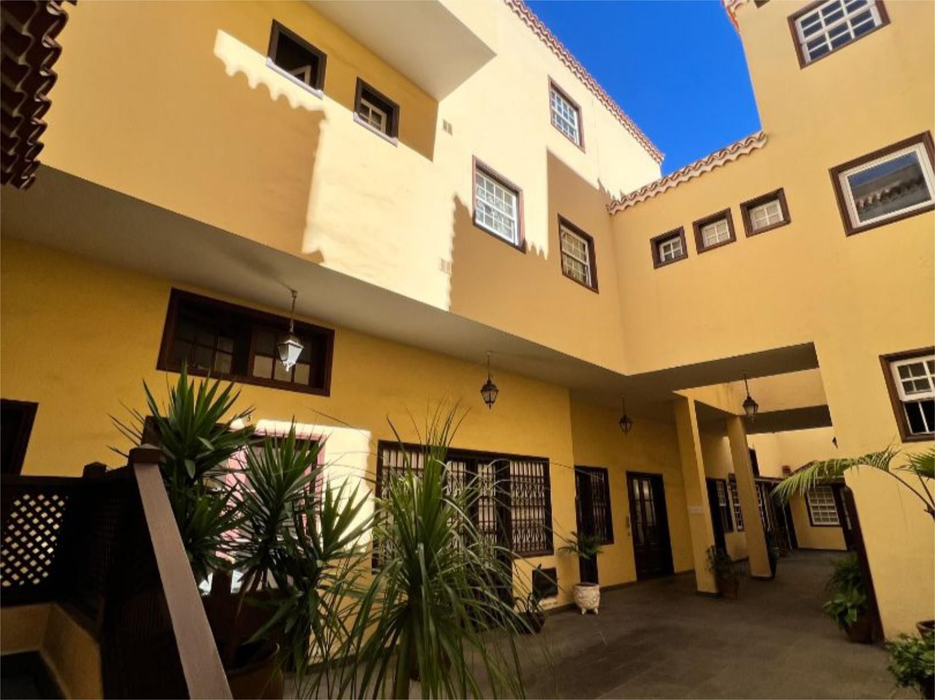 Vista exterior de Dúplex en venda en San Cristóbal de la Laguna amb Calefacció, Parquet i Terrassa