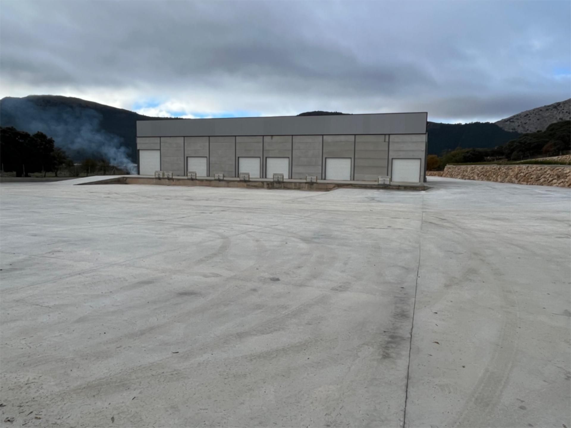 Vista exterior de Nau industrial de lloguer en Zafarraya