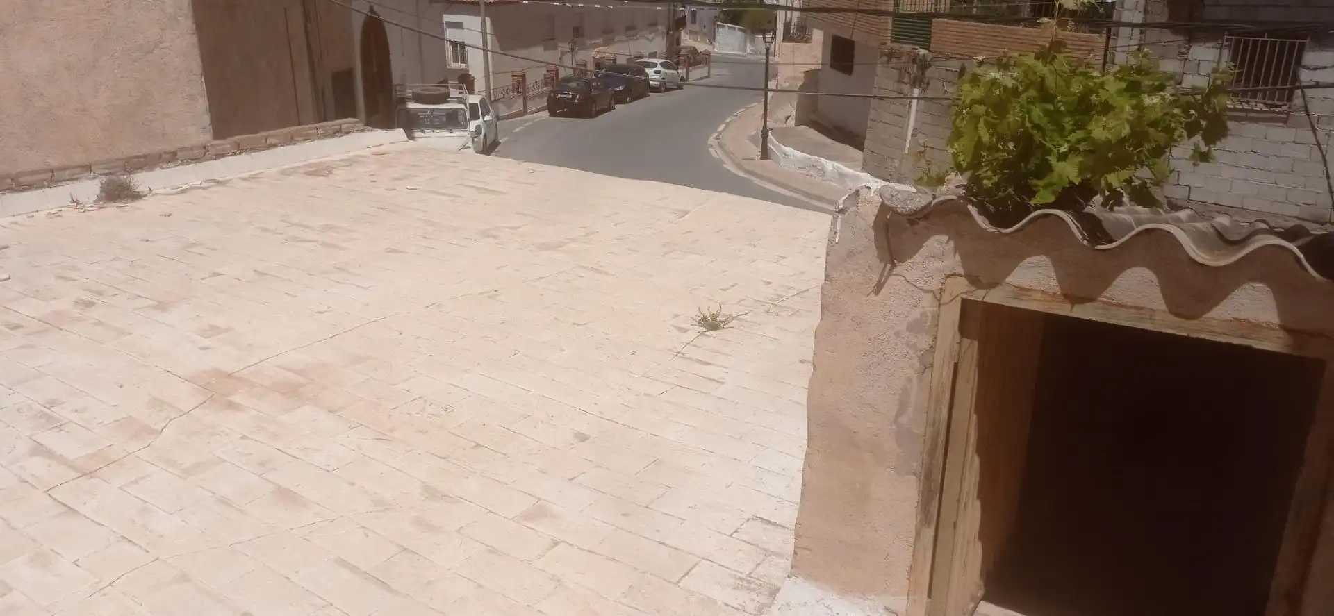 Außenansicht von Erdgeschoss zum Verkauf in Los Guajares mit Terrasse