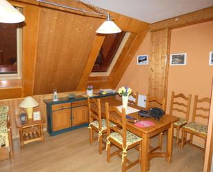 Esszimmer von Dachboden miete in Canfranc mit Schwimmbad