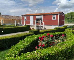 Vista exterior de Casa o xalet en venda en Zarzosa de Río Pisuerga amb Aire condicionat, Calefacció i Jardí privat