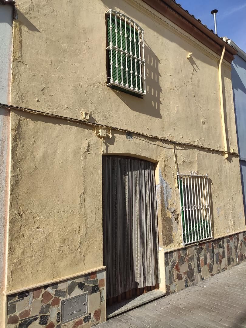 Vista exterior de Casa adosada en venda en Torredonjimeno