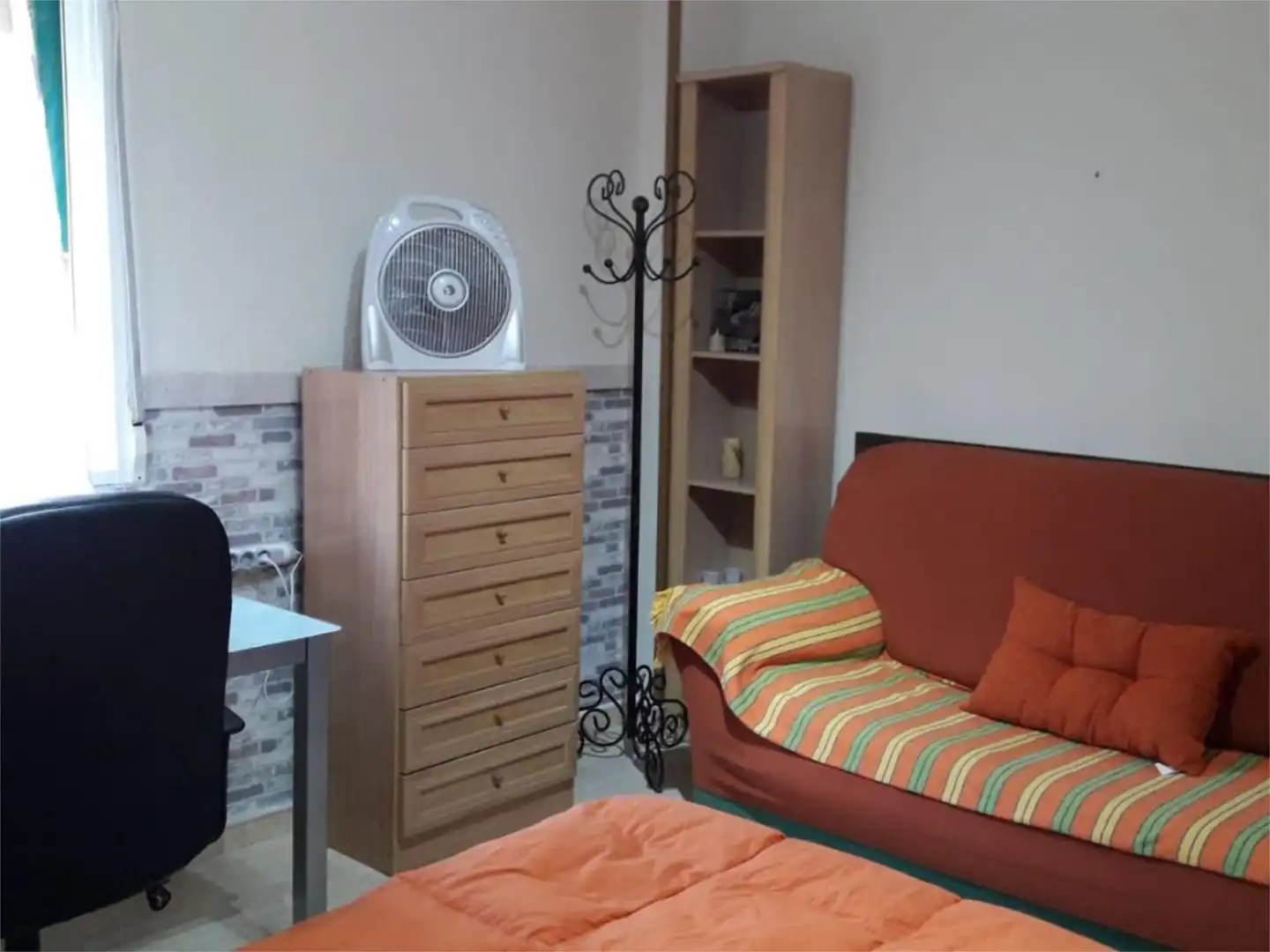 Habitació a Calle Almoradí, 12, Los Ángeles Habitació a Calle Almoradí, 12, Los Ángeles