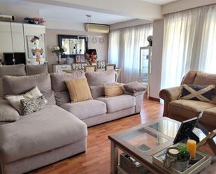 Living room of Flat for sale in  Zaragoza Capital  with Air Conditioner and Balcony