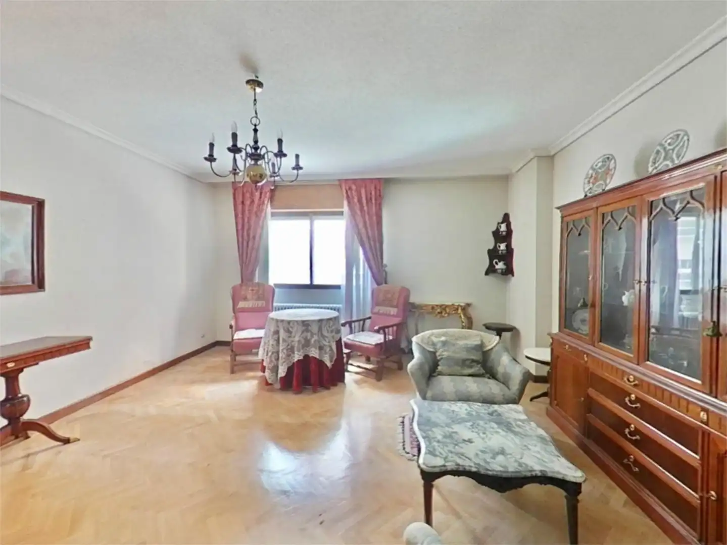 Living room of Flat for sale in Zamora Capital   with Heating, Parquet flooring and Storage room