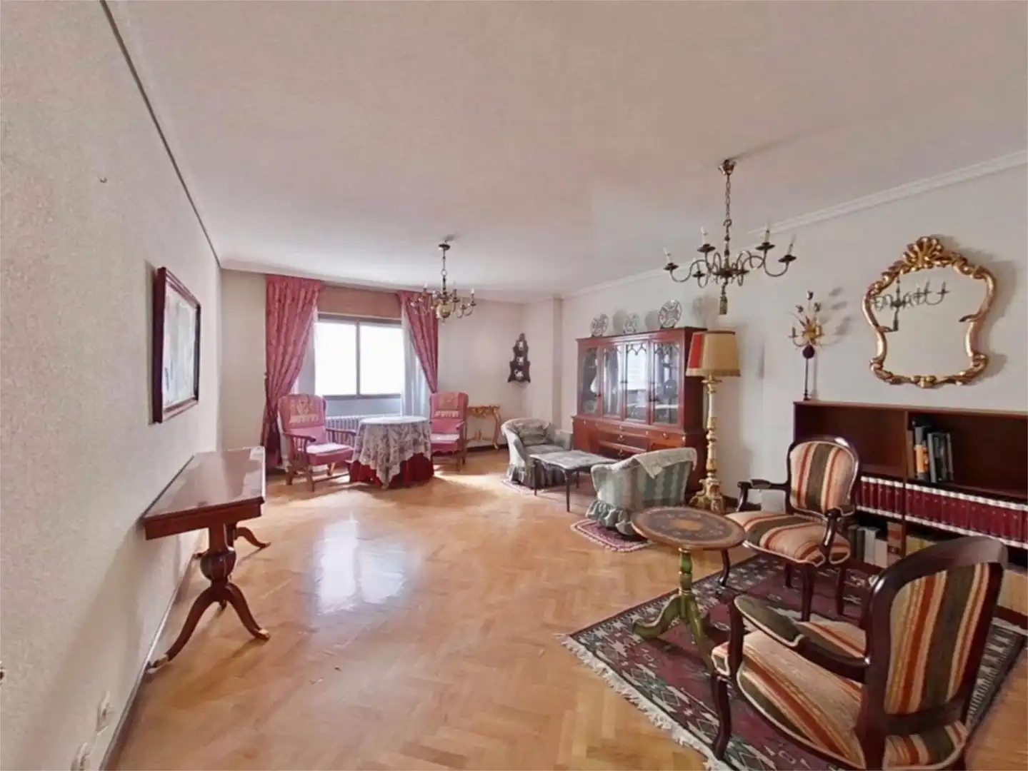 Living room of Flat for sale in Zamora Capital   with Heating, Parquet flooring and Storage room