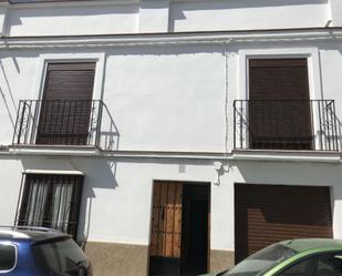 Vista exterior de Casa adosada en venda en Osuna amb Aire condicionat, Jardí privat i Terrassa