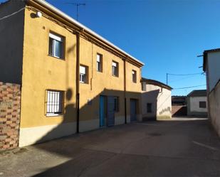 Exterior view of Single-family semi-detached for sale in Villalpando