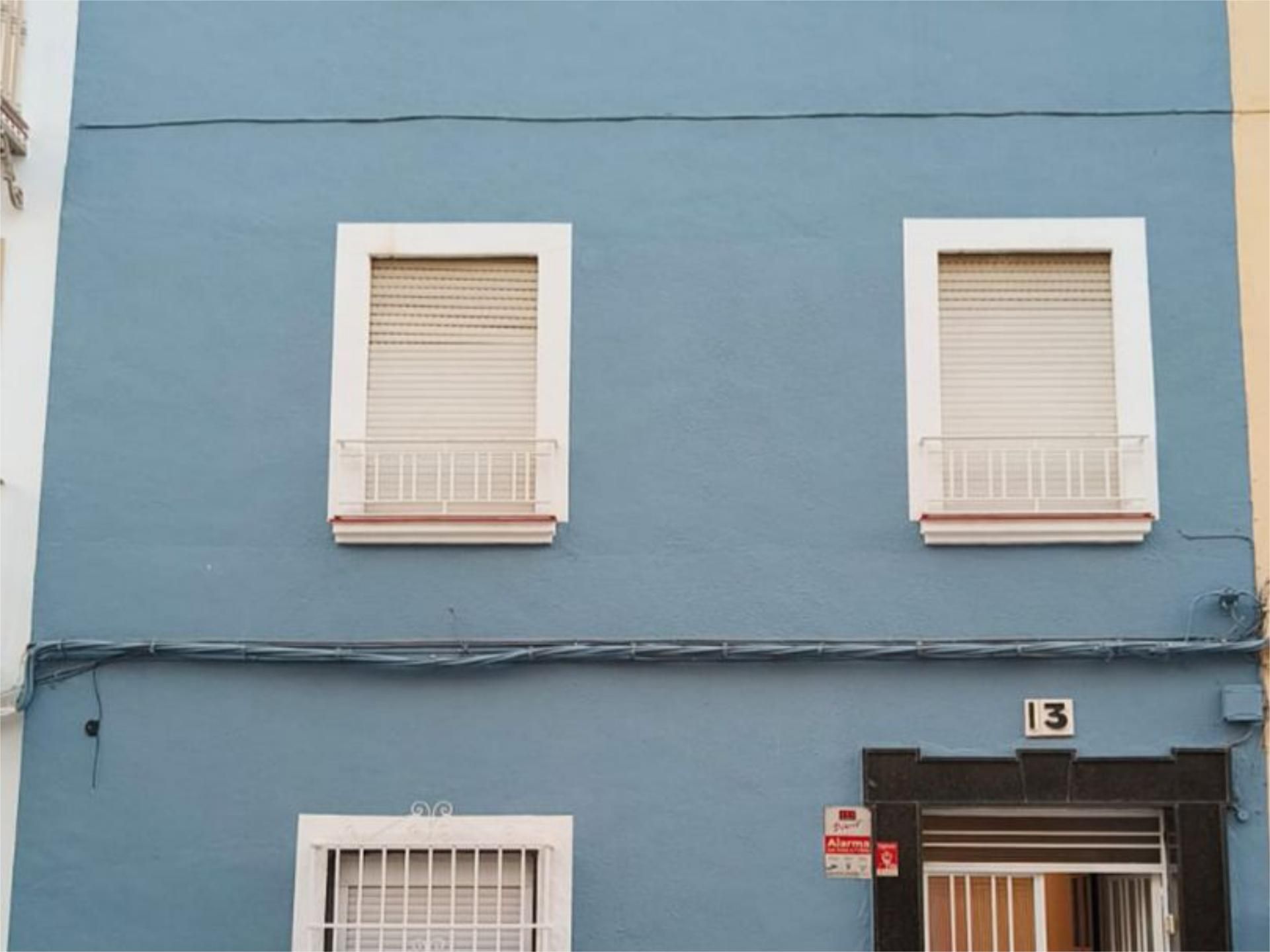 Vista exterior de Casa adosada en venda en Lucena amb Terrassa