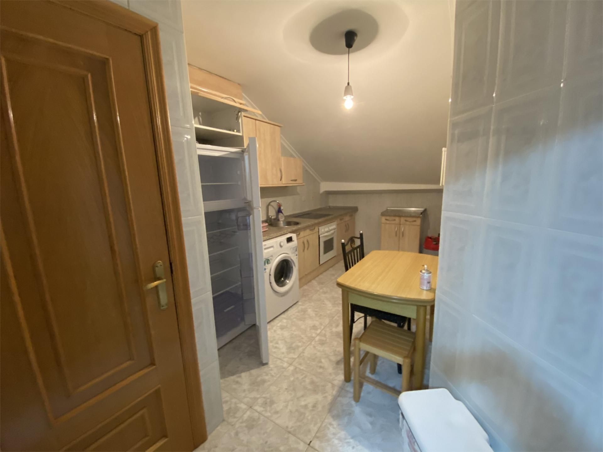 Kitchen of Attic for sale in Astorga  with Heating, Parquet flooring and Oven