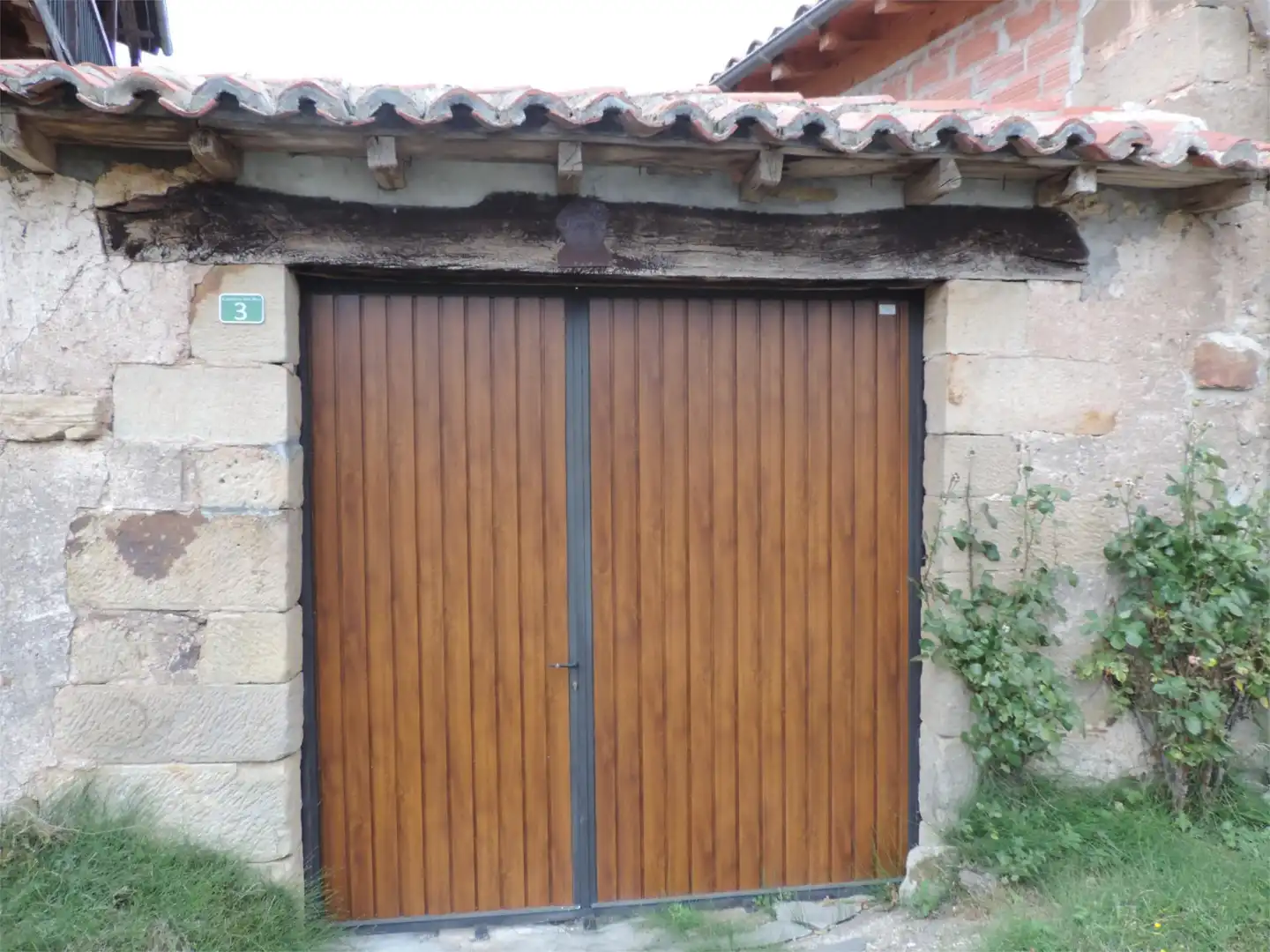 Vista exterior de Casa o xalet en venda en Valderredible amb Moblat, Rentadora i TV