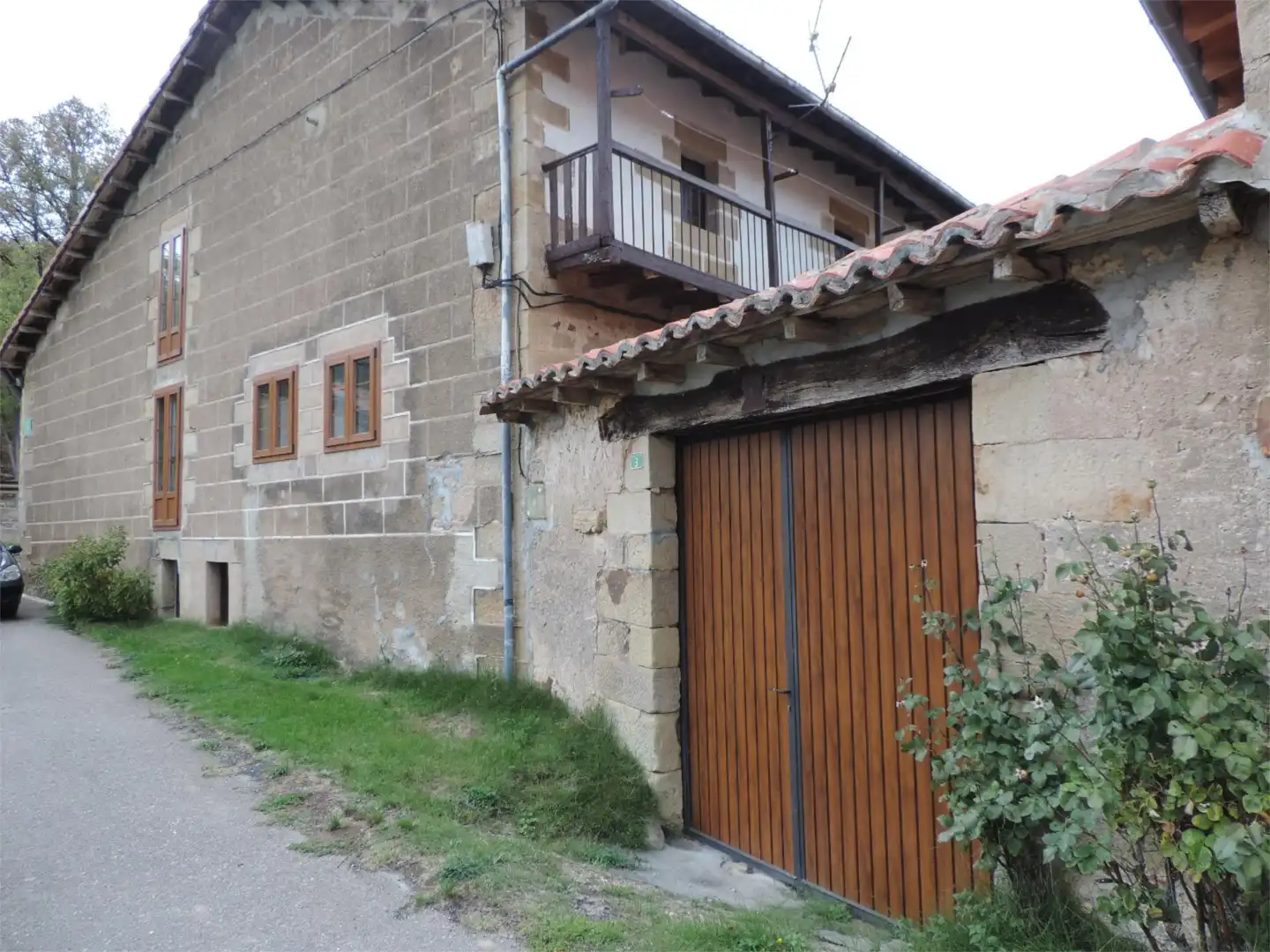 Vista exterior de Casa o xalet en venda en Valderredible amb Moblat, Rentadora i TV
