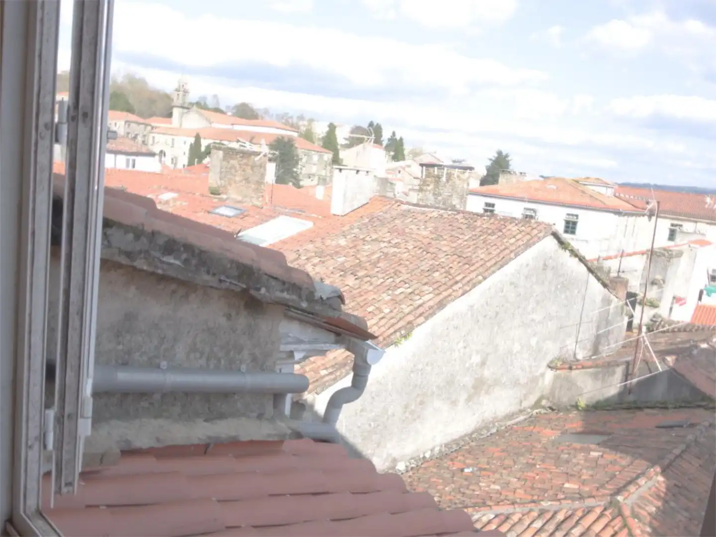 Vista exterior de Pis en venda en Santiago de Compostela 
