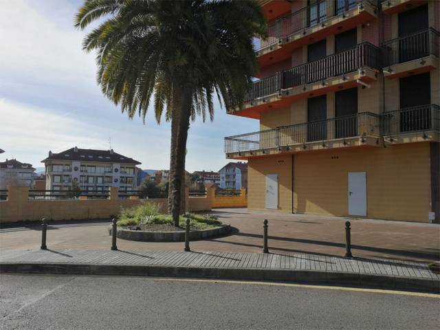 Local comercial en Alquiler en Avenida Santander, 9 en Tregadín