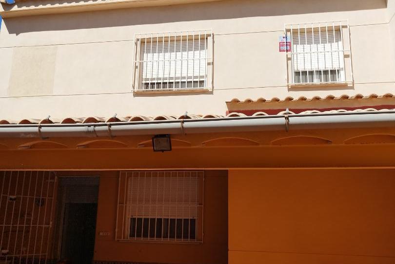 Casa adosada en venda a Socuéllamos, Ciudad Real - imatge 1 Foto 1 de Casa adosada en venda a Socuéllamos, Ciudad Real