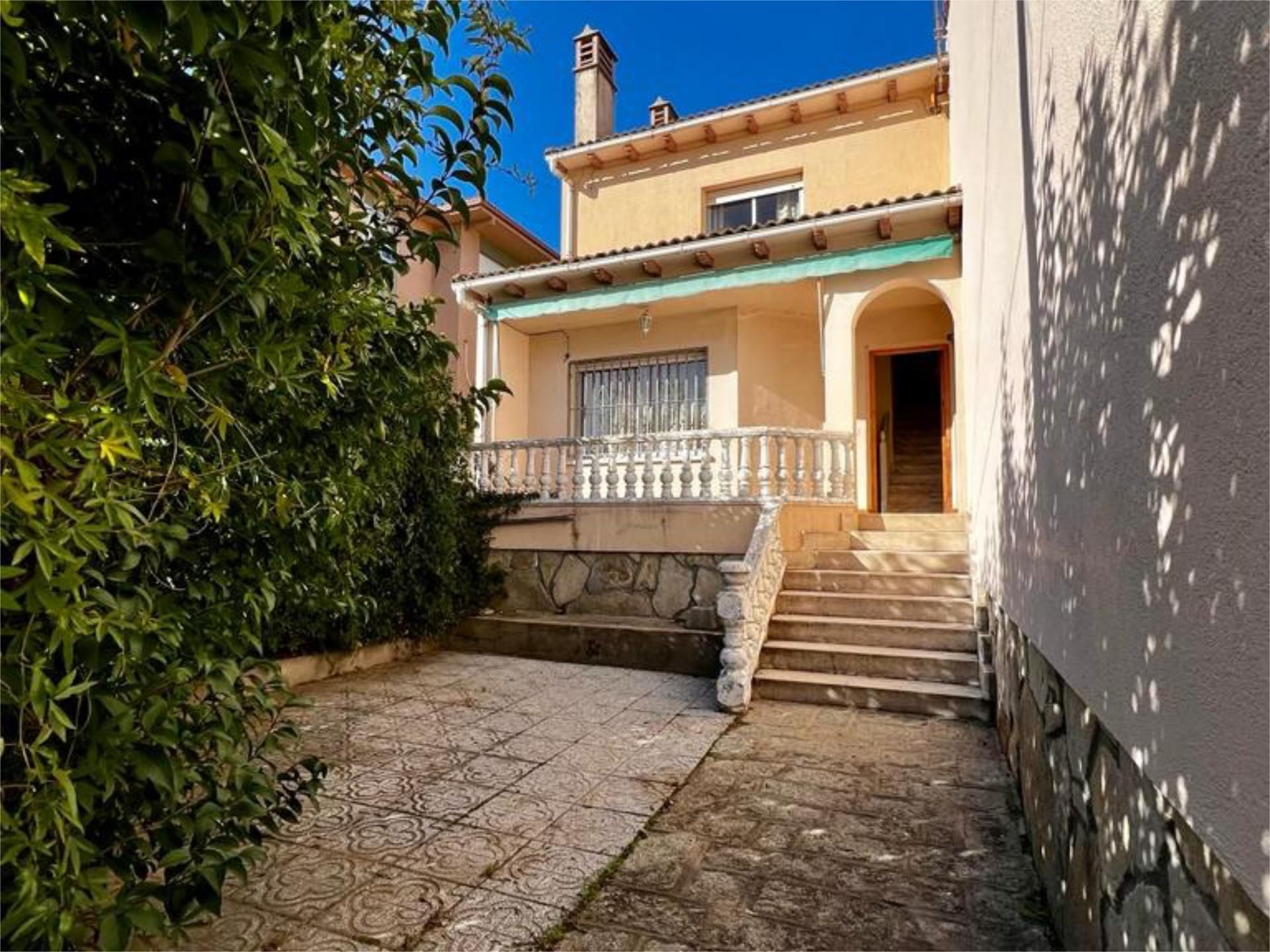 Vista exterior de Pis en venda en Sotillo de la Adrada amb Terrassa, Traster i Moblat