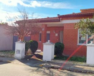 Vista exterior de Pis en venda en Serrada amb Calefacció, Jardí privat i Terrassa