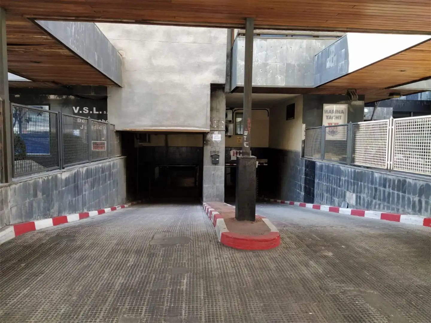 Garaje en venta en Calle de Julián Besteiro, 35, Castillejos - Cuzco Garaje en venta en Madrid