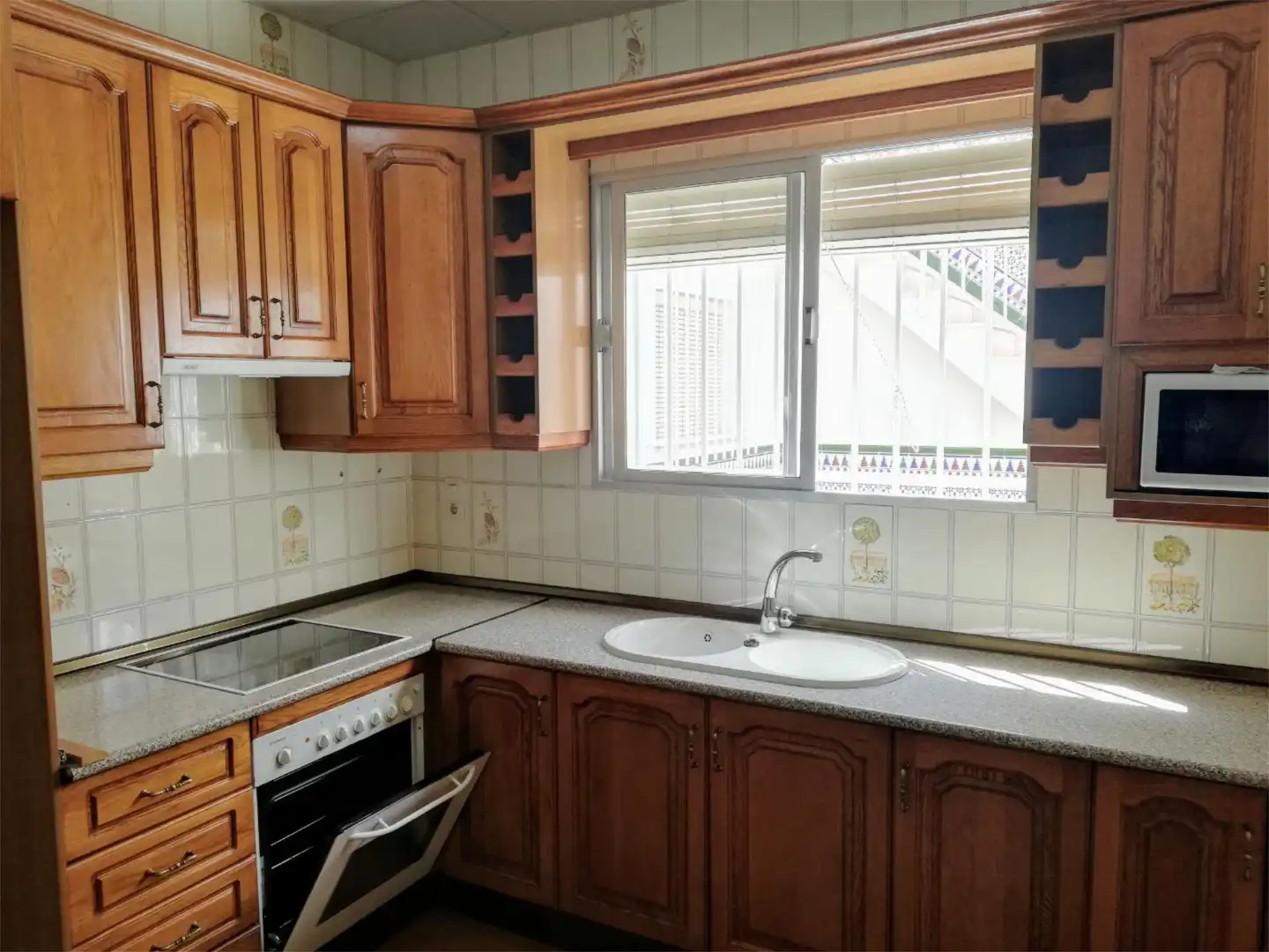 Cuina de Casa adosada en venda en Herrera amb Aire condicionat, Terrassa i Traster