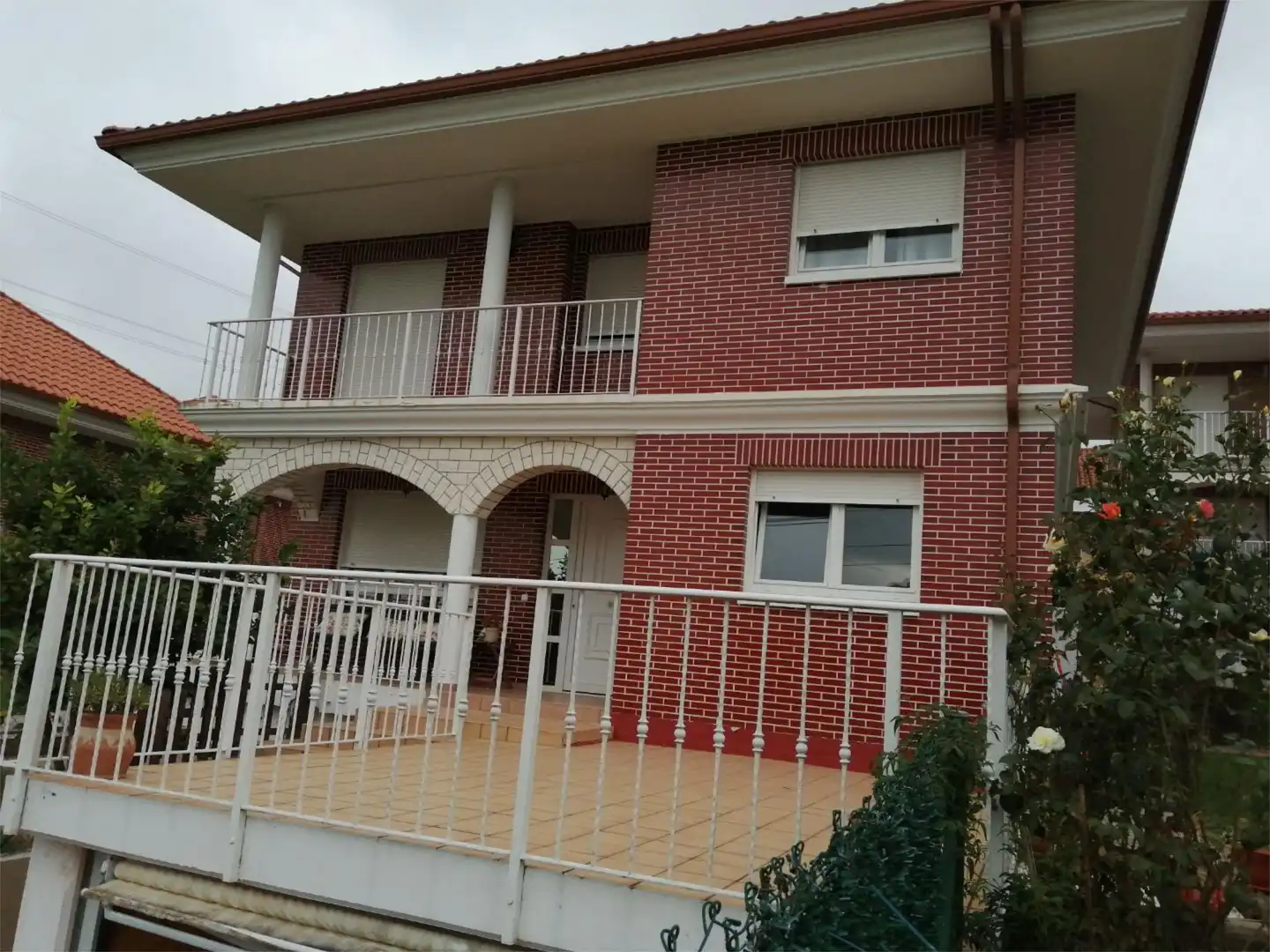 Casa o chalet en venta en Calle la Serna, El Astillero Vista exterior de Casa o chalet en venta en El Astillero con Calefacción, Jardín privado y Parquet