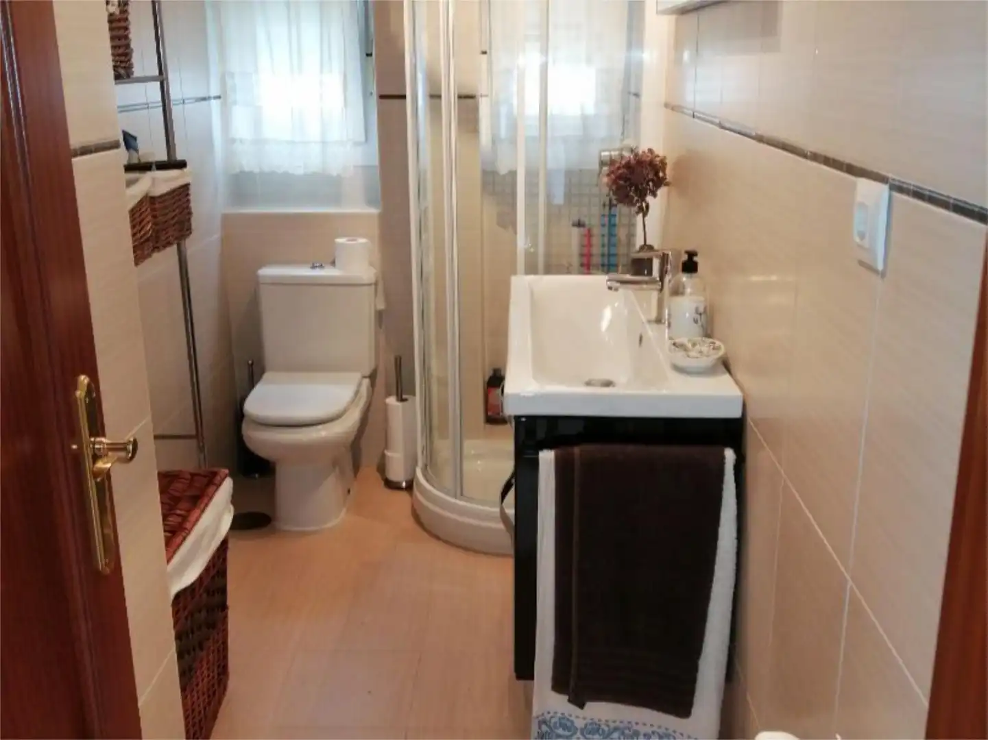 Casa o chalet en venta en Calle la Serna, El Astillero Baño de Casa o chalet en venta en El Astillero con Calefacción, Jardín privado y Parquet