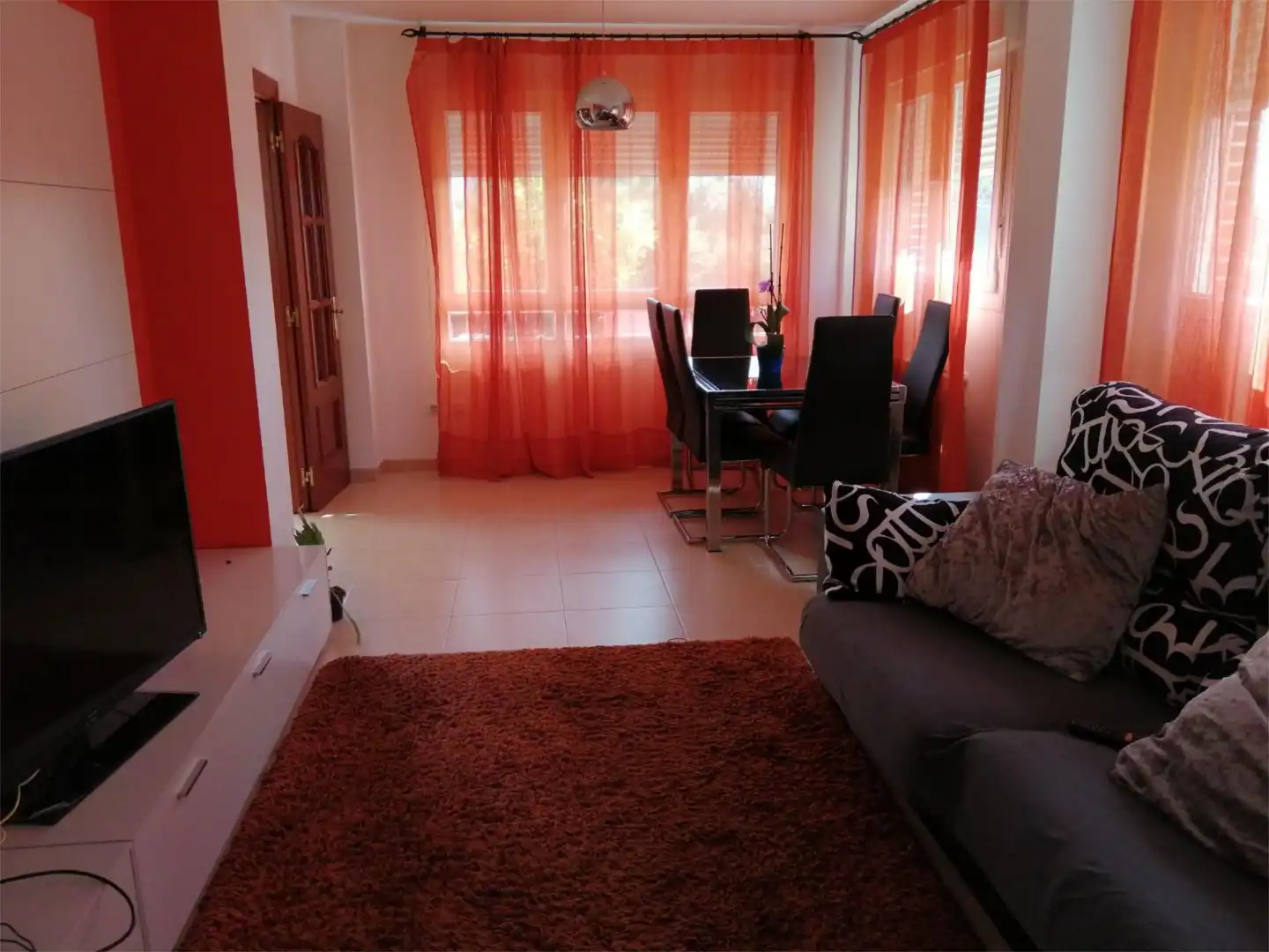 Casa o chalet en venta en Calle la Serna, El Astillero Sala de estar de Casa o chalet en venta en El Astillero con Calefacción, Jardín privado y Parquet