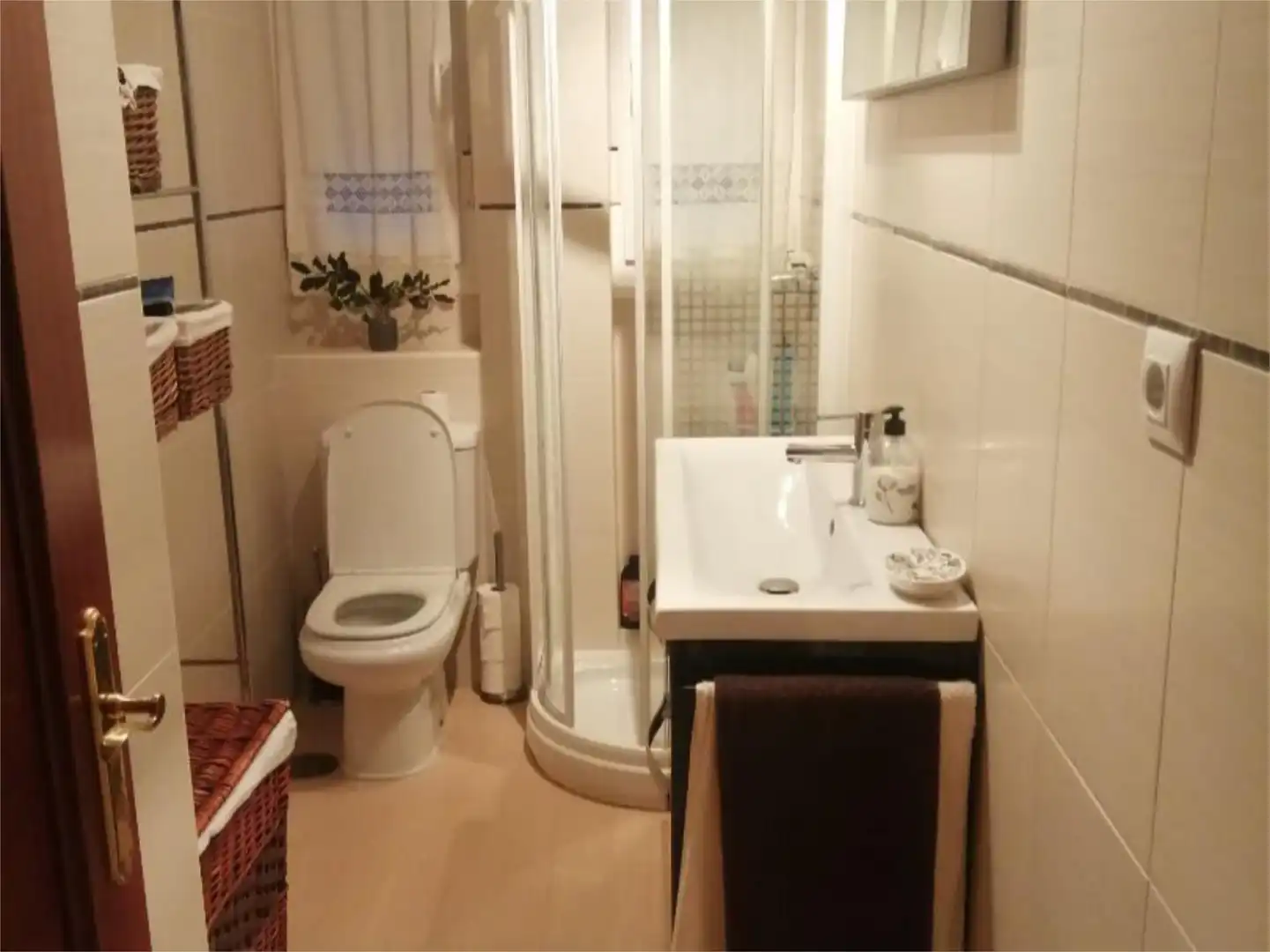 Casa o chalet en venta en Calle la Serna, El Astillero Baño de Casa o chalet en venta en El Astillero con Calefacción, Jardín privado y Parquet