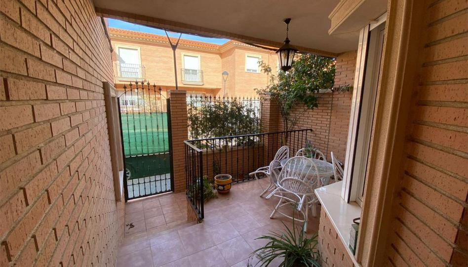 Foto 1 de Casa adosada en venta en Calle Damaso Alonso, 4, La Roda, Albacete