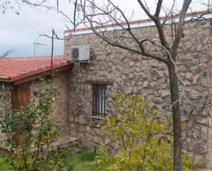 Vista exterior de Casa o xalet en venda en El Viso de San Juan amb Aire condicionat