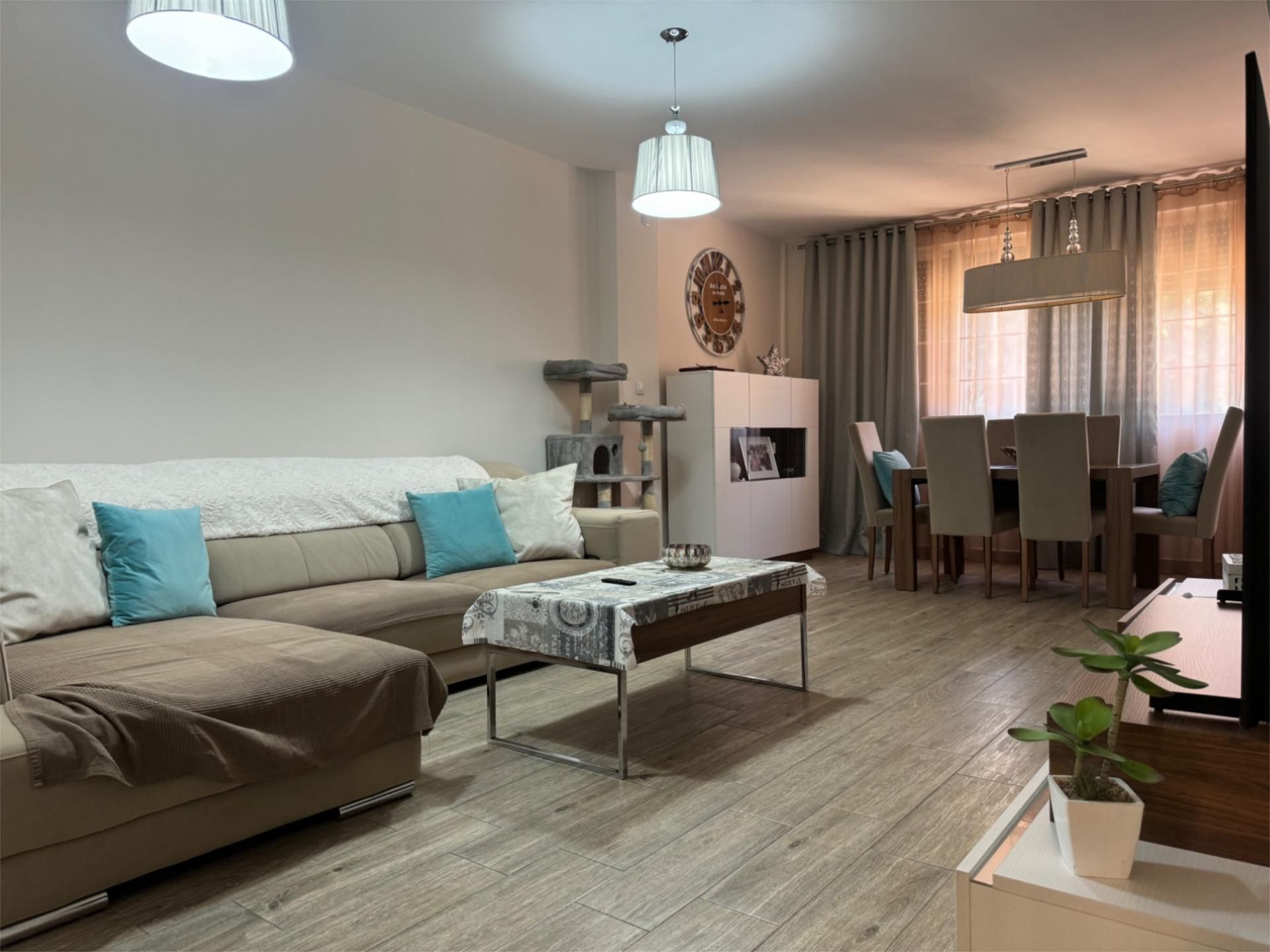 Living room of Single-family semi-detached for sale in Algeciras  with Balcony
