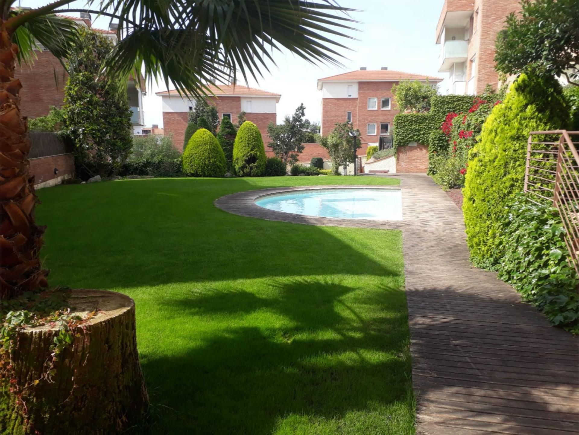 Swimming pool of Study for sale in Tiana