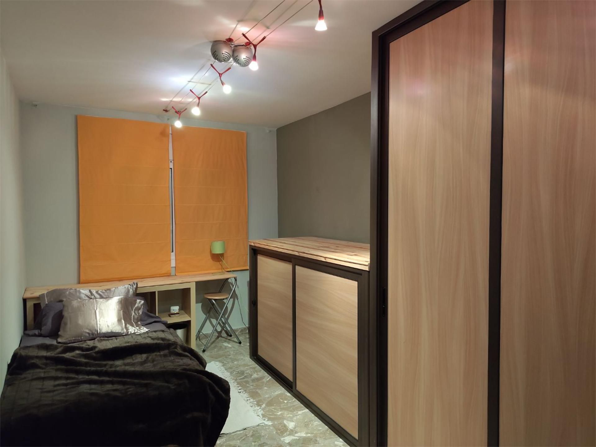 Flat to share in Carrer de Santa Teresa, 6, Centre