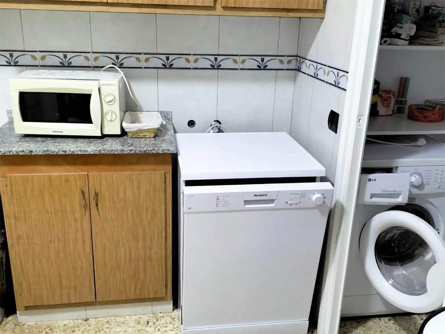 Casa o xalet en venda a Carrer Dels Gladiols, 4, Alcanar Cuina de Casa o xalet en venda en Alcanar amb Aire condicionat, Terrassa i Piscina