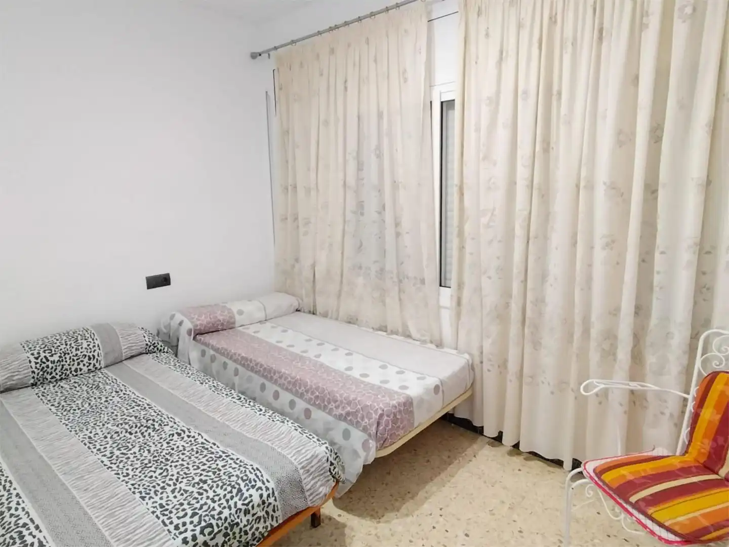 Casa o xalet en venda a Carrer Dels Gladiols, 4, Alcanar Dormitori de Casa o xalet en venda en Alcanar amb Aire condicionat, Terrassa i Piscina