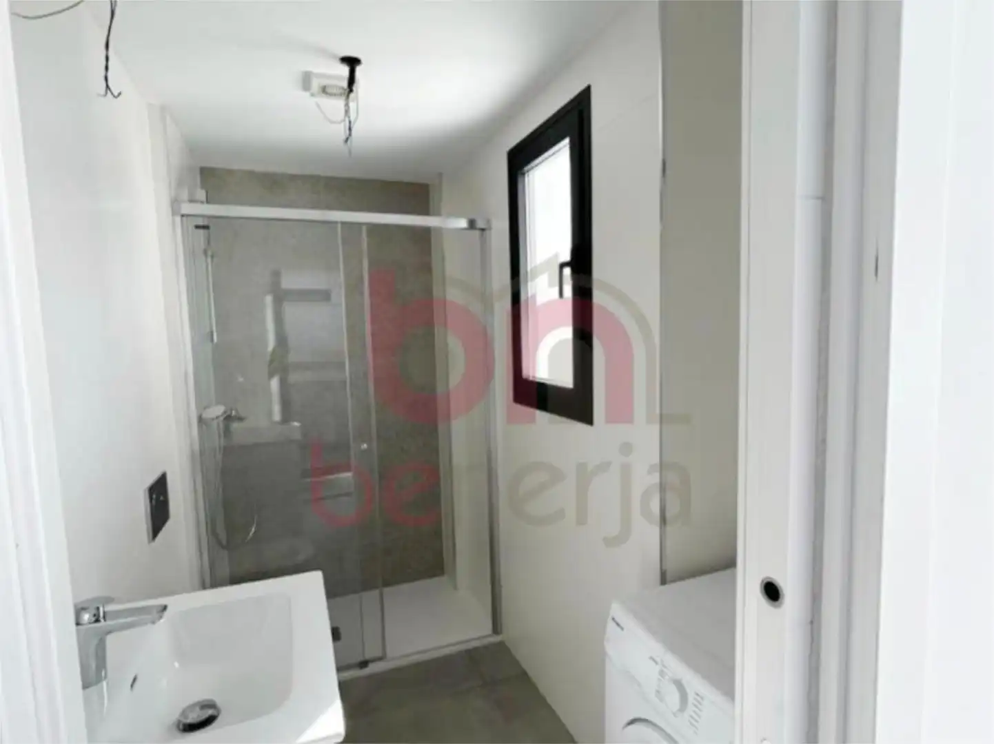 Piso en venta en Punta Lara, 33, Chaparil - Torrecilla - Punta Lara Baño de Piso en venta en Nerja con Aire acondicionado, Jardín privado y Terraza