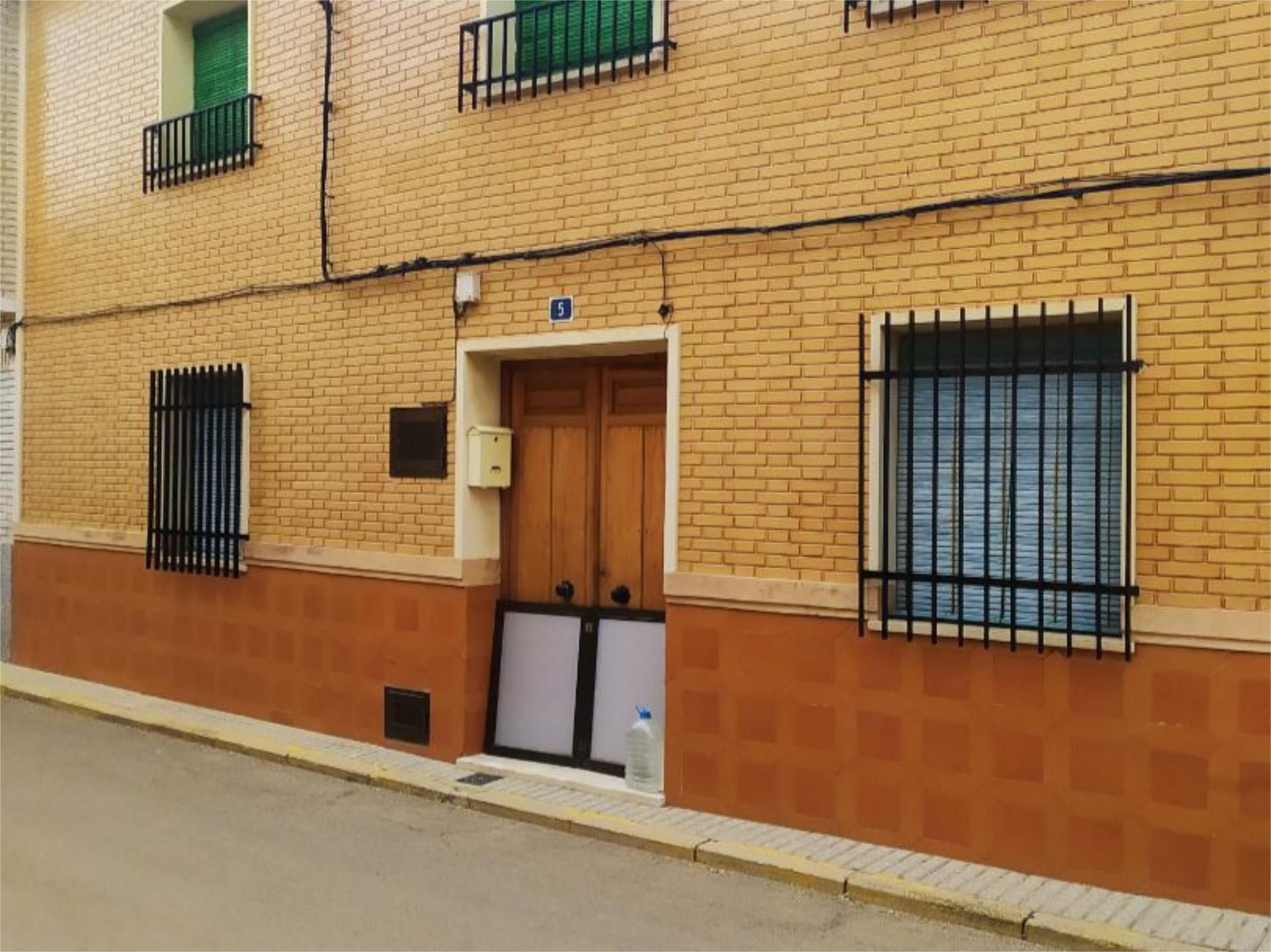 Exterior view of Flat for sale in Calzada de Calatrava  with Heating, Terrace and Furnished