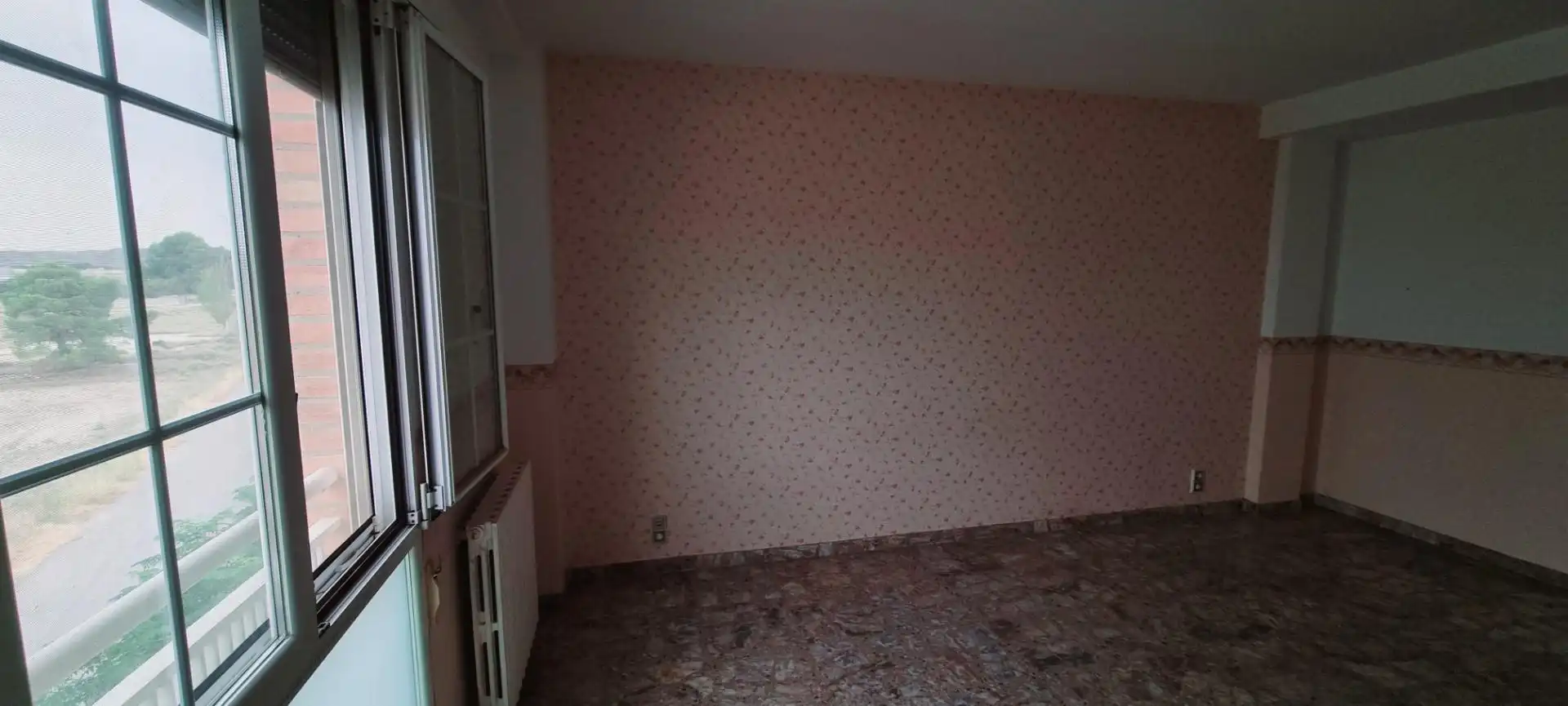 Bedroom of Detached homes for sale in El Burgo de Ebro  with Air Conditioner, Terrace and Balcony