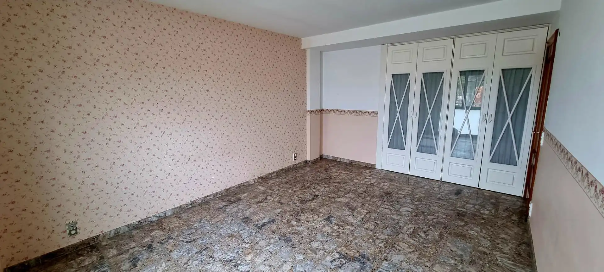 Bedroom of Detached homes for sale in El Burgo de Ebro  with Air Conditioner, Terrace and Balcony
