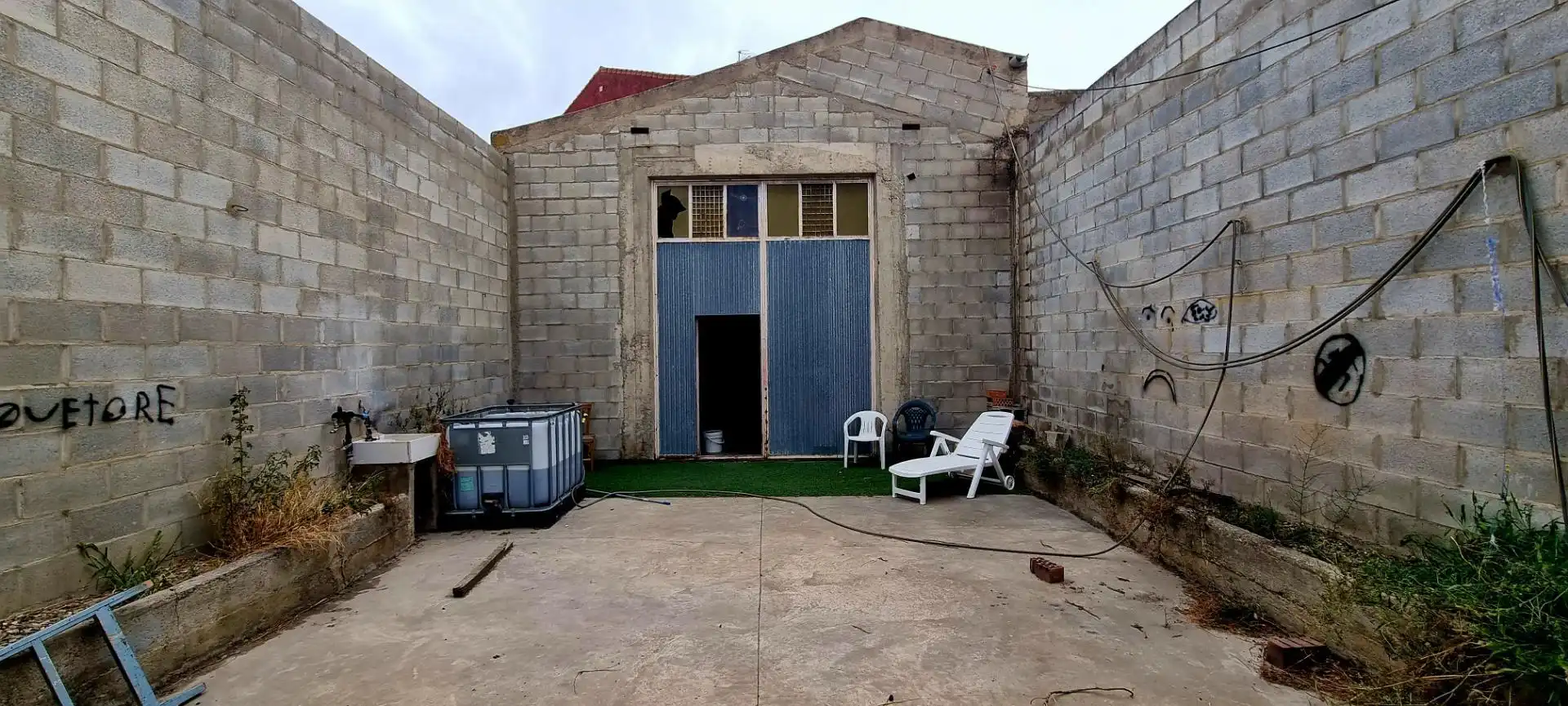 Exterior view of Detached homes for sale in El Burgo de Ebro  with Air Conditioner, Terrace and Balcony