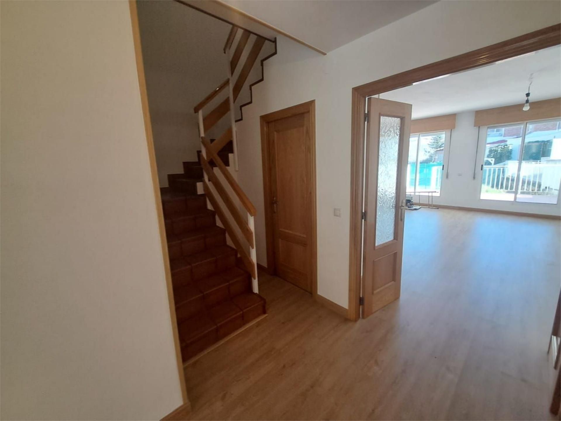 Single-family semi-detached for sale in Burgos Capital