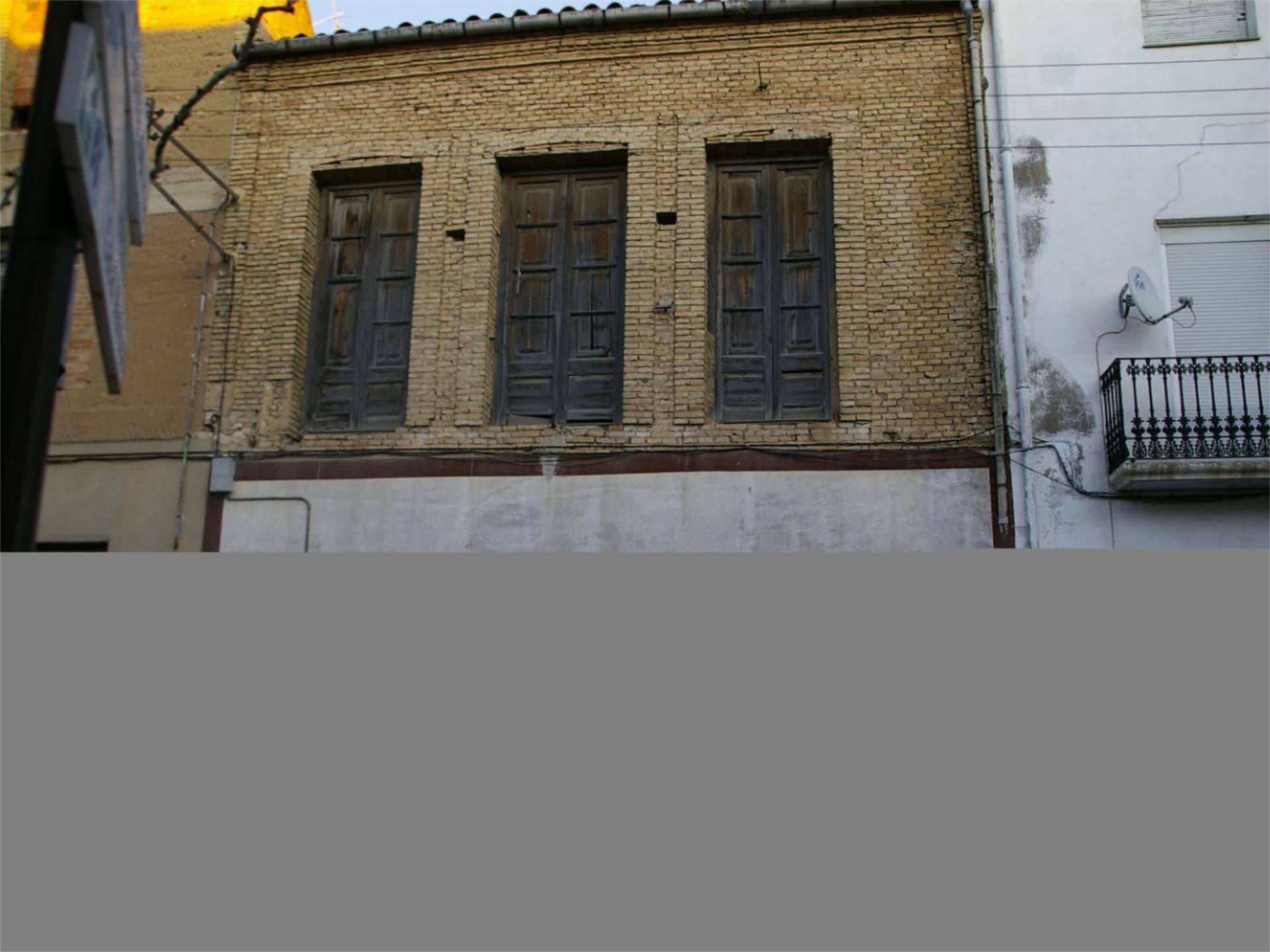 Exterior view of Single-family semi-detached for sale in Benissanet