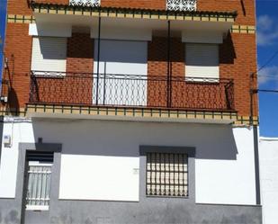 Vista exterior de Casa o xalet en venda en Quintana de la Serena amb Aire condicionat, Terrassa i Balcó