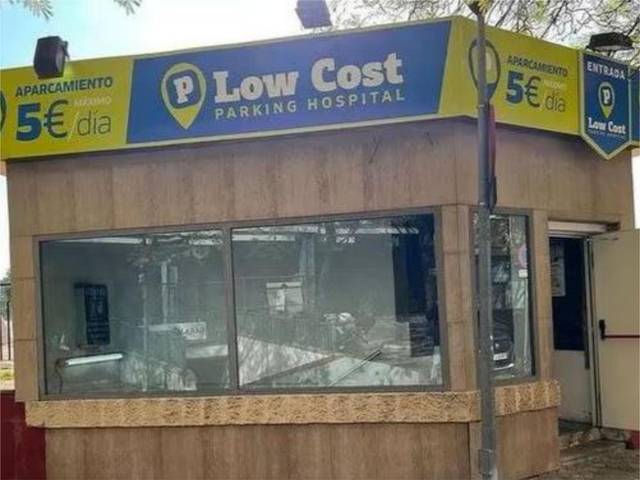 Garaje en Venta en Calle Castillo de Baños de la Encina, 1 en Bami - La Estrella