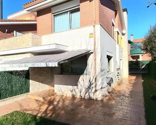 Vista exterior de Casa o xalet en venda en Piélagos amb Aire condicionat i Terrassa